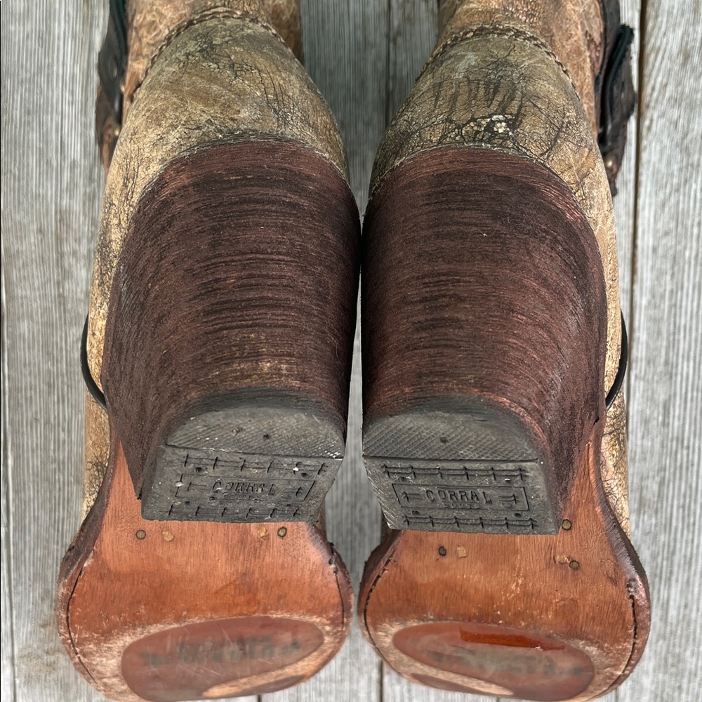 Corral Distressed Brown and Black Ankle Boots - Picture 12 of 15